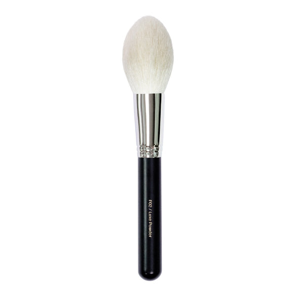 FREE GIFT: Luxe Powder Brush
